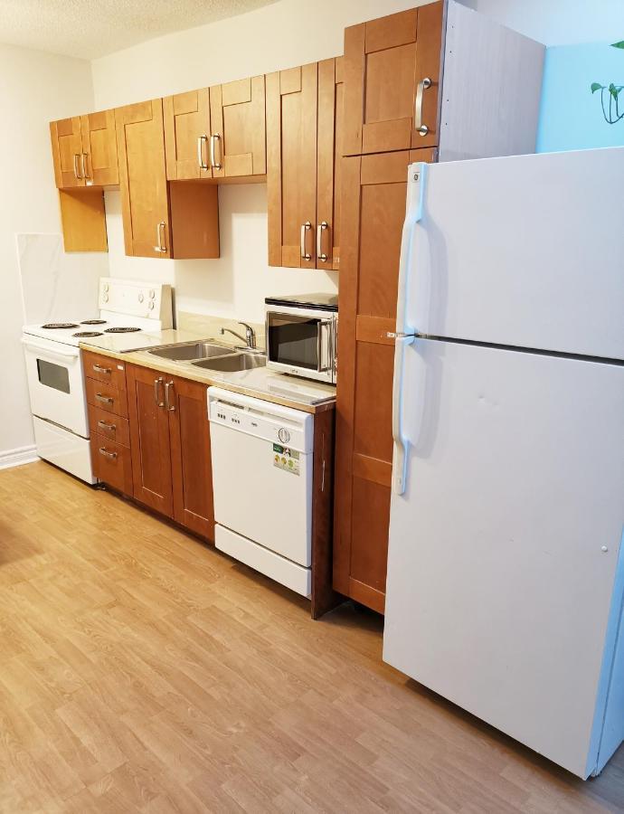 Apartamento Cozy Private Rm Heart Of North York Free Parking Full Kitchen Close To Downtown Toronto Exterior foto